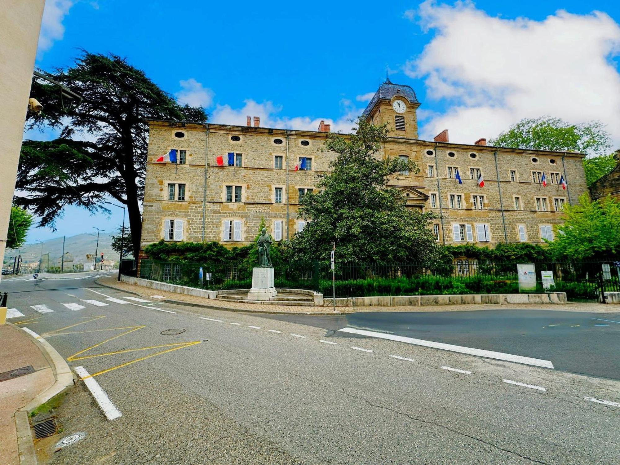 トゥルノン・シュル・ローヌLe Clos Du Rhone - Hypercentre - Wifiアパートメント エクステリア 写真